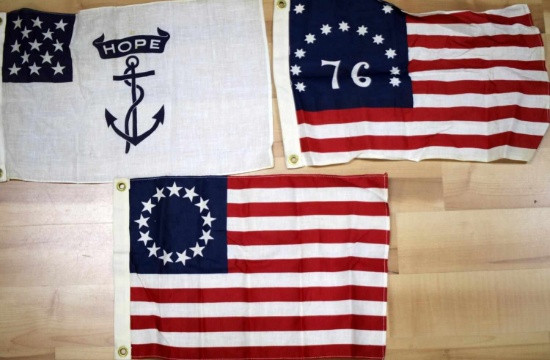LOT OF 3 SMALL FLAGS REPRESENTING USA MILITARY