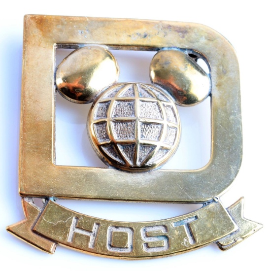VINTAGE WALT DISNEY WORLD CAST MEMBER HOST BADGE