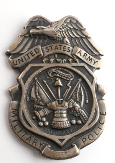 OBSOLETE WWII US MILITARY POLICE BADGE