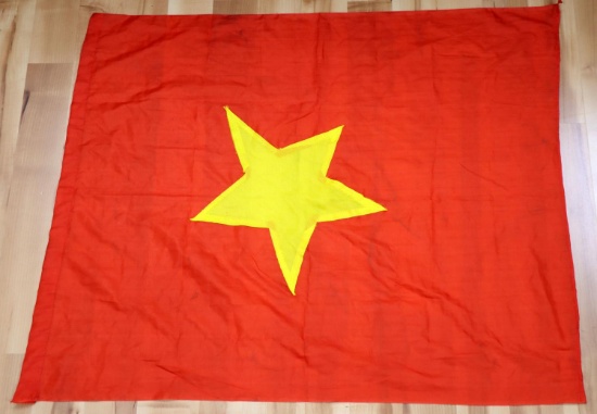 VIETNAM ERA NORTH VIETNAMESE NVA COMBAT FLAG