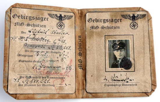 WWII GERMAN GEBIRGSJAGER MG SCHUTZEN AUSWEIS