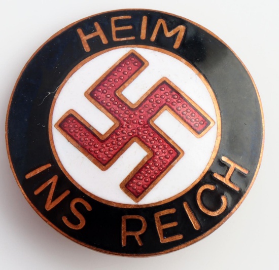 WWII GERMAN HEIM INS REICH SWASTIKA MEMBER BADGE