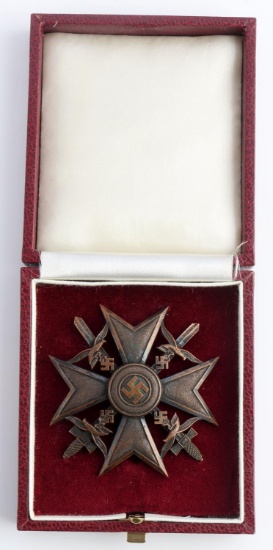 WWII GERMAN CASED SPANISH CROSS WITH SWORDS