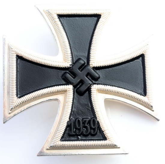 WWI GERMAN 1939 FIRST CLASS IRON CROSS DECORATION