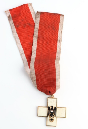 WWII GERMAN 1ST CLASS SOCIAL WELFARE ORDER MEDAL