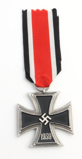 WWII GERMAN 2ND CLASS IRON CROSS MEDAL