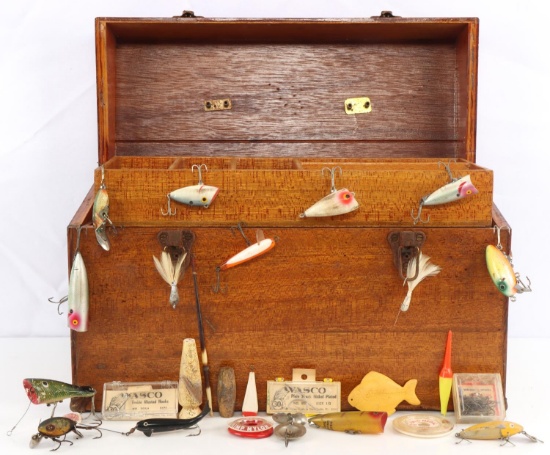 ANTIQUE WOOD FISHING TACKLE BOX W LURES & REELS