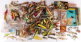 LOT OF UNSEARCHED VINTAGE & ANTIQUE FISHING LURES