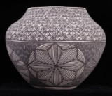 NATIVE AMERICAN PUEBLO ACOMA POT BY SHARON MILLER