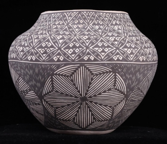 NATIVE AMERICAN PUEBLO ACOMA POT BY SHARON MILLER