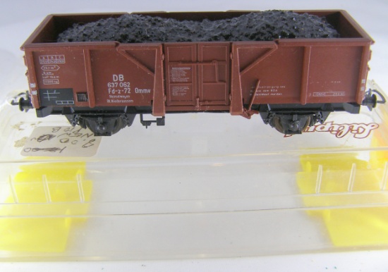 Liliput 21100 Mineral Wagon with coal cargo