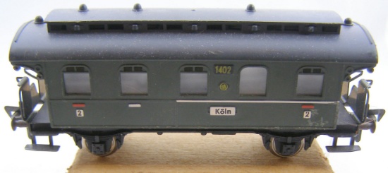 Fleischmann 1402 2nd class Passenger car