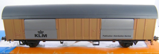 ROCO 4387w Postwagon w KLM logo in box