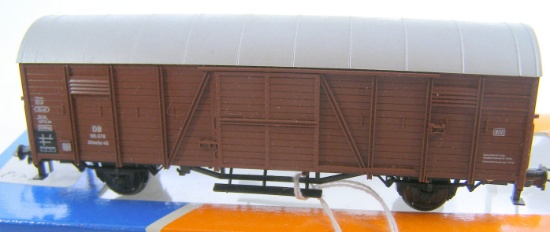 ROCO 46100 Closed Goods Car in box