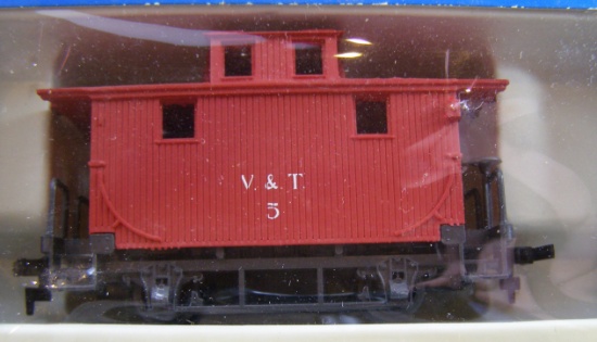 AHM by Rivarossi 6251 V and T Railroad Oldtime Caboose in box