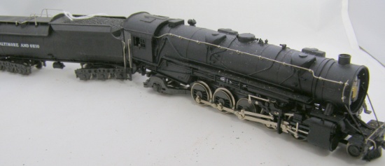 Rivarossi 9685 and 9670 2-8-0 locomotive and tender