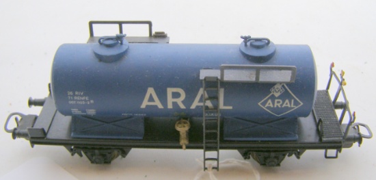 Electrotren 1713 Aral Tank Car