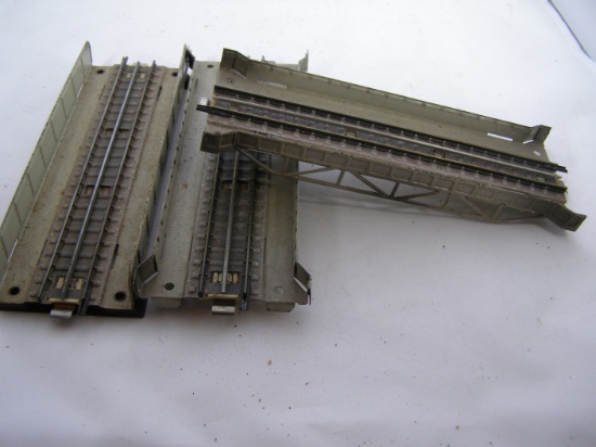 3 Marklin bridge trestles
