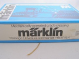 NIB Marklin 7390 Mechanically Operated Grade Crossing