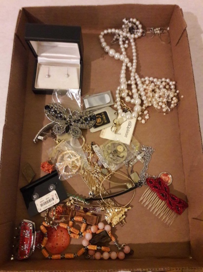 Lot of jewelry