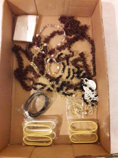 Lot of jewelry