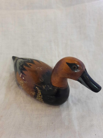 Small wood duck carving