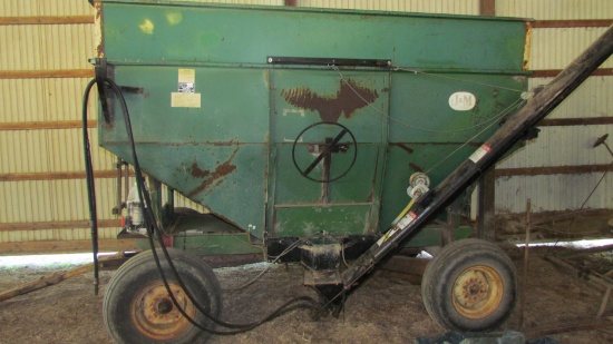 J&M 250-7 Gravity Box with Swing Auger