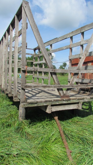 Wooden 18'x7' Thrower Wagon on running gear