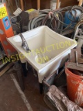 PLASTIC SHOP SINK