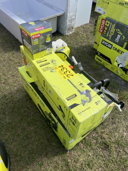 LOT OF ELECTRIC LANDSCAPE EQUIPMENT