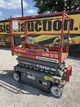 Dresser D66A vibratory roller, 3247 hours, 66