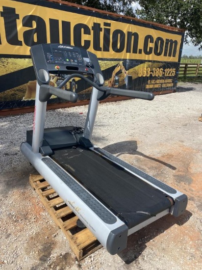 Life Fitness Treadmill
