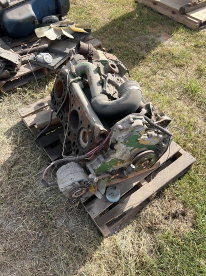 JOHN DEERE 4 CYLINDER DIESEL ENGINE