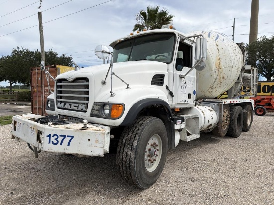 2005 MACK CV713 11 YARD MIXER TRUCK W/T R/K
