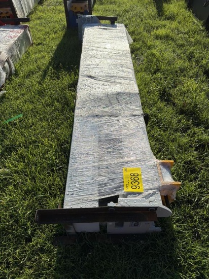 UNUSED SD LANCH 10,000LB TWO POST LIFT