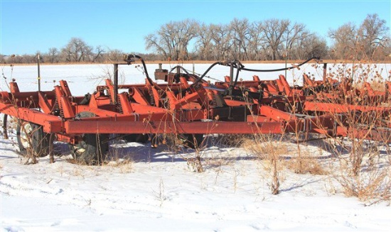 1985 White 30’ Folding SS Chisel