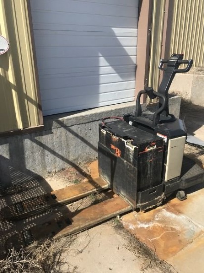 Crown Electric Pallet Jack