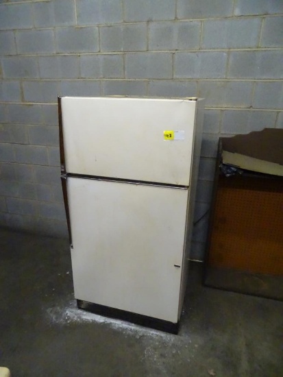 Refrigerator and Microwave