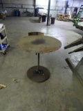 Turntable for steel strapping