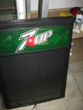 7 UP Light w/Electric Crayons