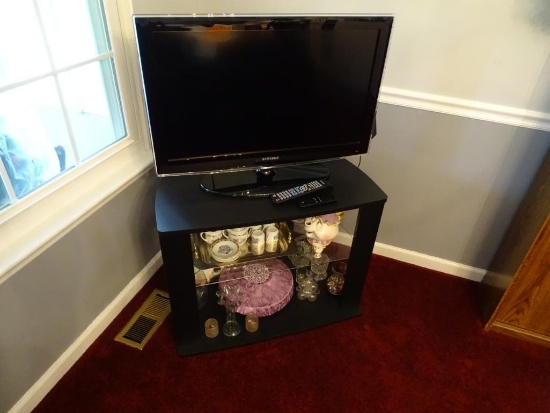 Samsung TV-31" w/ TV Stand