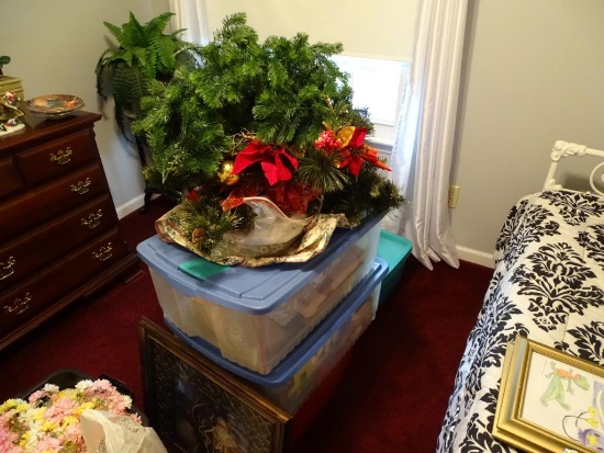 Lots of Christmas and Spring decorations!