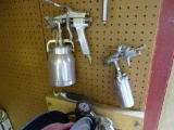 2 Pneumatic Spray Guns