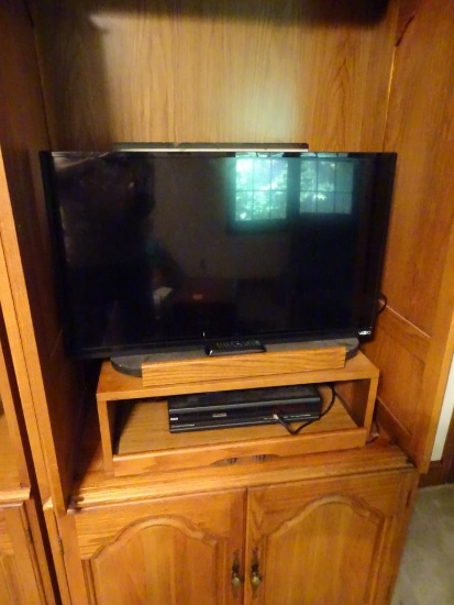 Vizio 30" TV w/VCR player. VHS tapes-lots of Westerns!