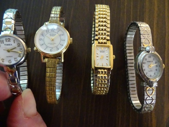 4 vintage watches: Seiko quartz, Rumours quartz, Timex and Acoua