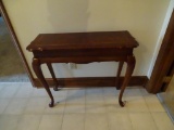 Queen Anne style Side table (wood inlay)