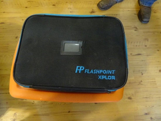 Flashpoint XPLOR 600 R2 w/ battery & charger, slightly used.