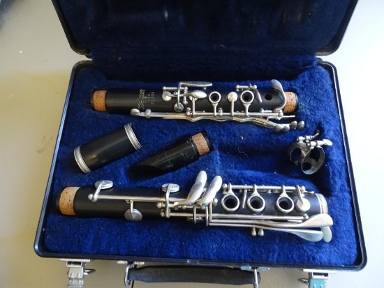 Selmer CL300 Clarinet-missing the bell