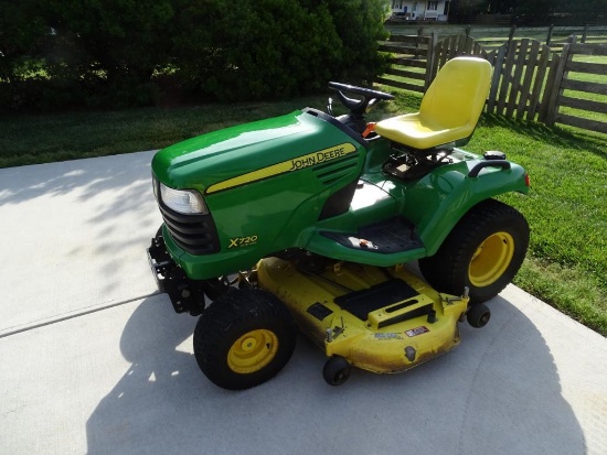 John Deere X720 Ultimate Lawn Tractor, 62", The Edge Cutting System, 555 hrs. Excellent Condition!