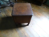 Wooden box holder for chamber pot